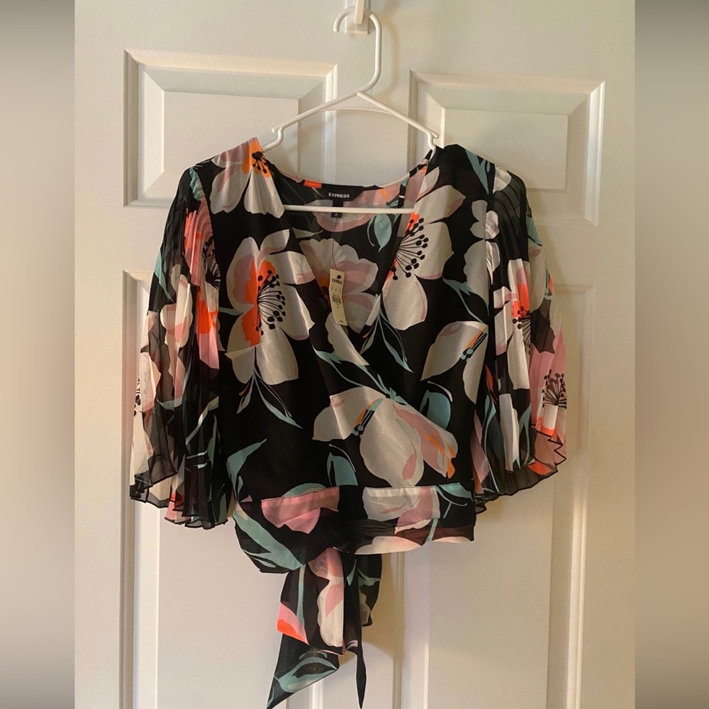 Never worn Express blouse! Perfect for summer! Tie in the back. - Picture 1 of 4